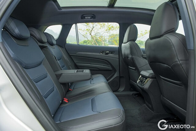 khoang-hanh-khach-xe-ford-territory-2025