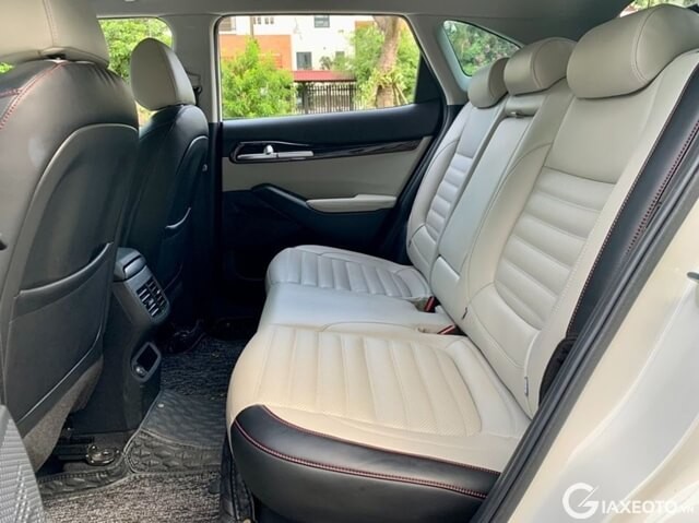 khoang-hanh-khach-xe-kia-seltos-2020