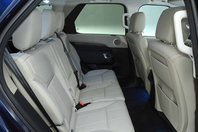 khoang-hanh-khach-xe-land-rover-discovery