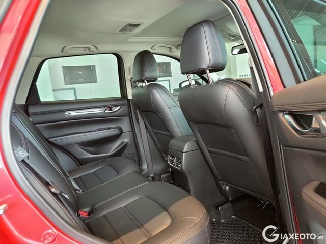khoang-hanh-khach-xe-mazda-cx5-2023