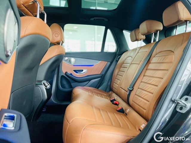 Mercedes GLC300 4Matic: giá lăn bánh, ưu đãi (02/2023)