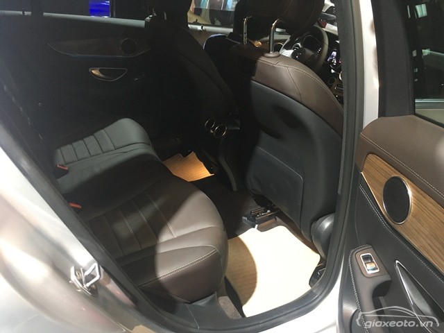 khoang-hanh-khach-xe-mercedes-glc-250