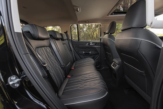 khoang-hanh-khach-xe-tank-300