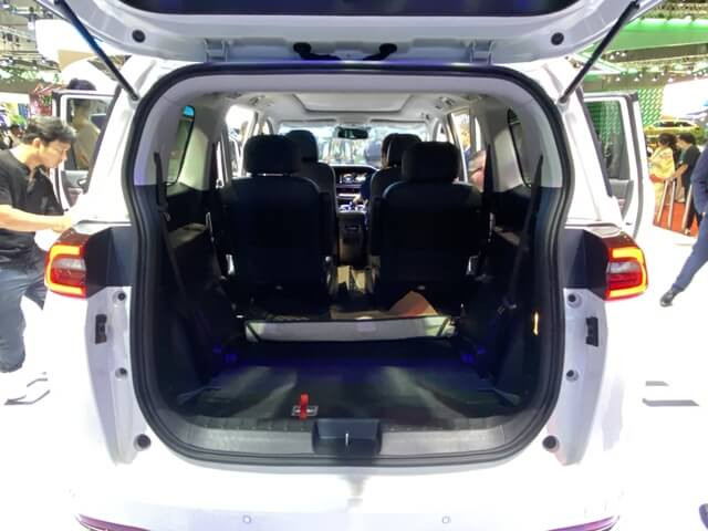 khoang-hanh-ly-xe-gac-m6-pro