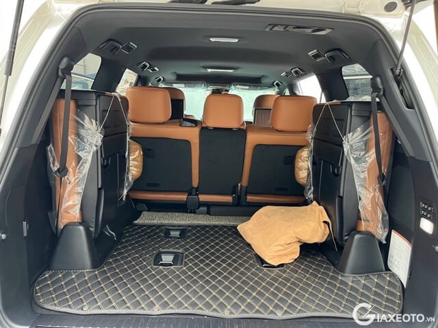 khoang-hanh-ly-xe-lexus-lx570-super-sport-2020