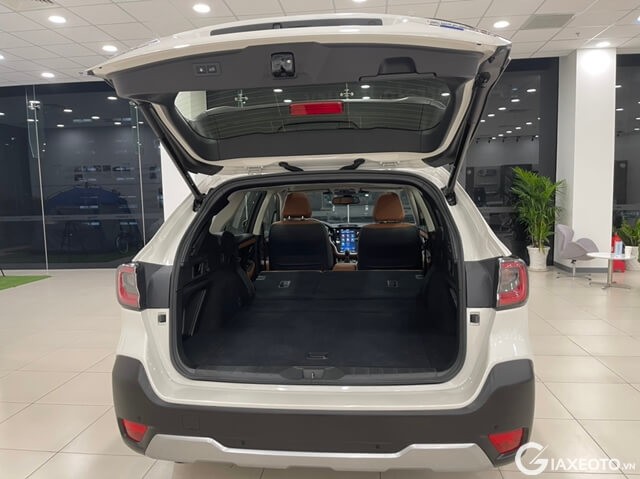 khoang-hanh-ly-xe-subaru-outback