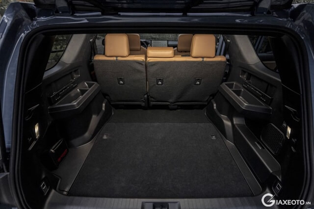 khoang-hanh-ly-xe-toyota-4runner-2025