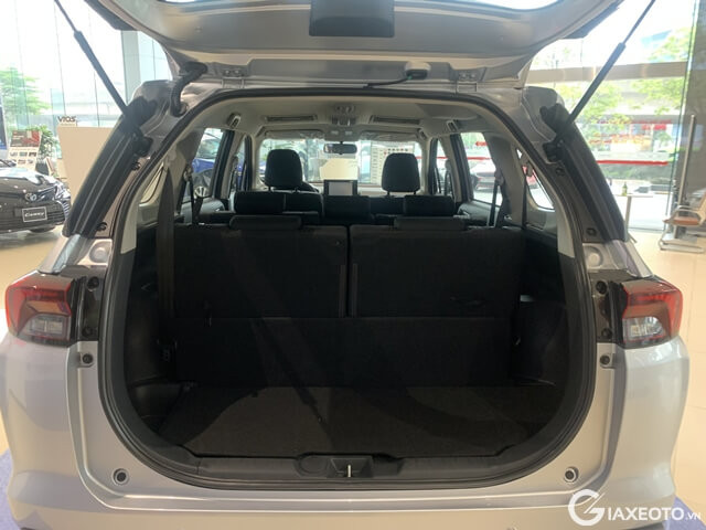 khoang-hanh-ly-xe-toyota-avanza-2025