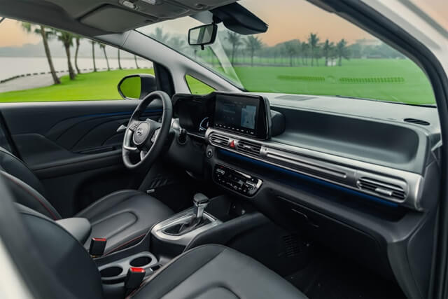 khoang-lai-hyundai-stargazer-x