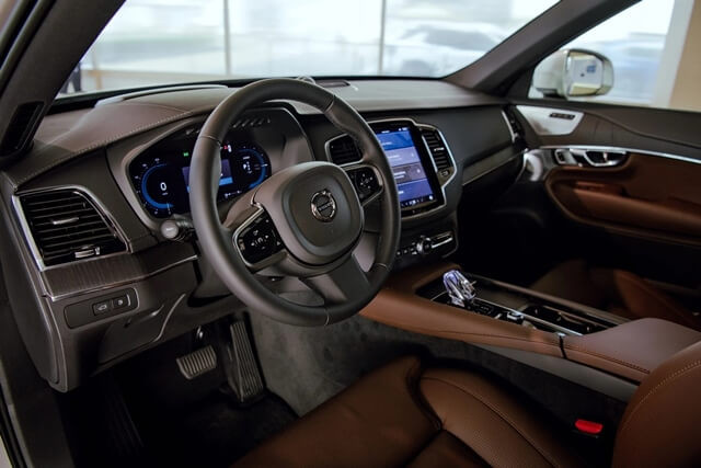 khoang-lai-volvo-ec40