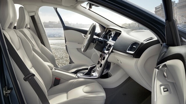 khoang-lai-volvo-v40