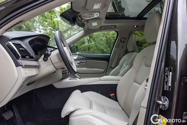 khoang-lai-volvo-xc90