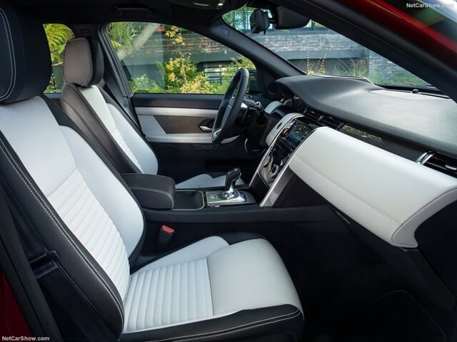 khoang-lai-xe-Land-Rover-Discovery-Sport