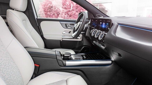 khoang-lai-xe-Mercedes-Benz-EQA-250