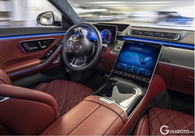 khoang-lai-xe-Mercedes-Benz-S500