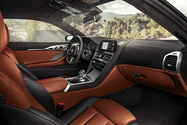 khoang-lai-xe-bmw-8-series-coupe