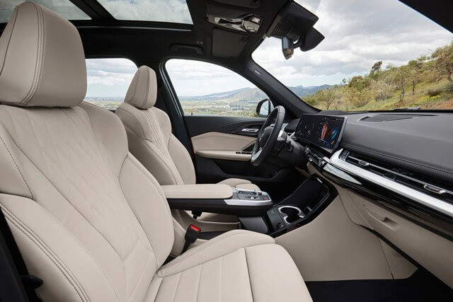 khoang-lai-xe-bmw-x1-the-he-thu-3