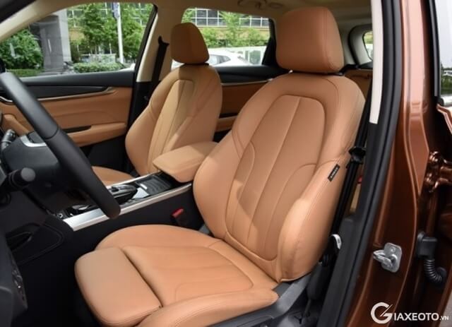 khoang-lai-xe-brilliance-v7