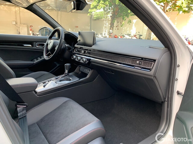khoang-lai-xe-honda-civic-2024