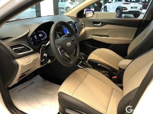 Hyundai-Accent-2022-khoang-lai