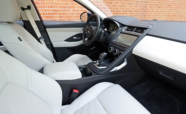 khoang-lai-xe-jaguar-e-pace