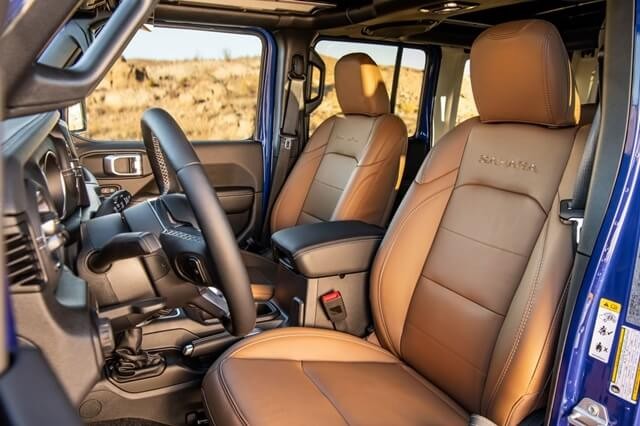 khoang-lai-xe-jeep-wrangler