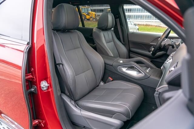 khoang-lai-xe-mercedes-benz-gls580-4matic