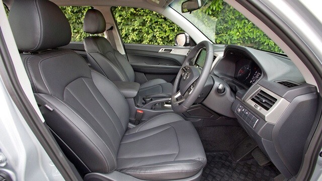 khoang-lai-xe-ssangyong-musso