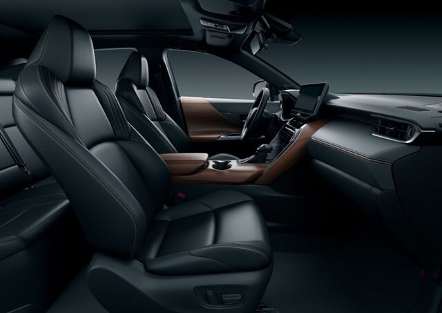 khoang-lai-xe-toyota-harrier