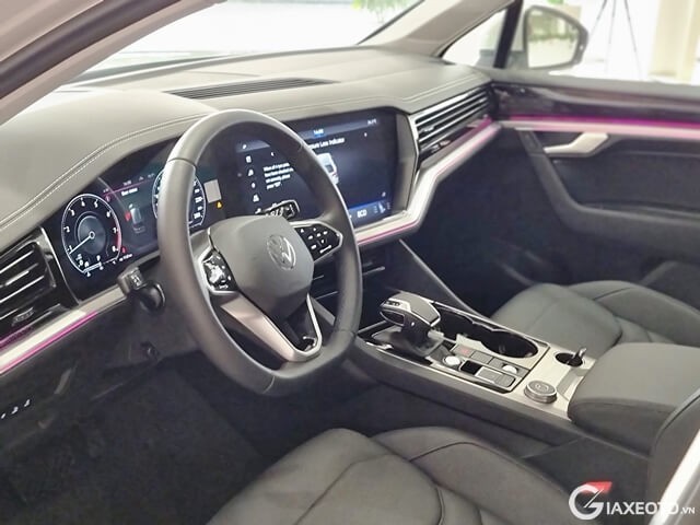 khoang-lai-xe-volkswagen-touareg-2023