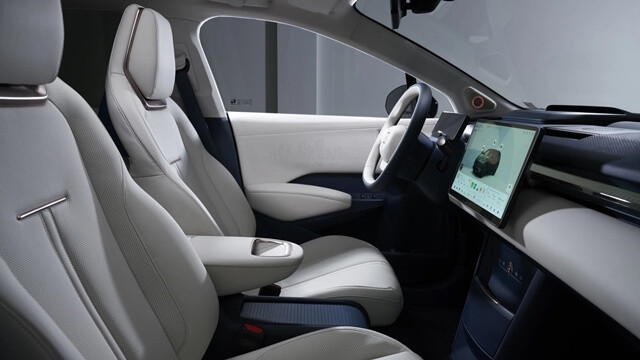 khoang-lai-xe-zeekr-x-2025