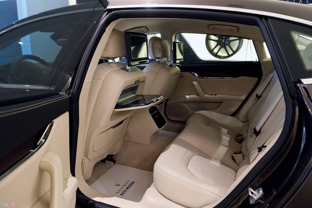 khoang-sau-xe-Maserati-Quattroporte-giaxeotovn