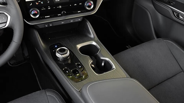 khu-vuc-can-so-xe-lexus-rz300e