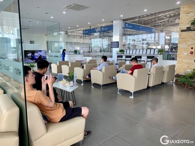 khu-vuc-cho-cua-khach-hang-hyundai-nam-dinh