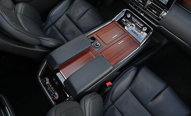 khu-vuc-dieu-khien-trung-tam-xe-lincoln-navigator