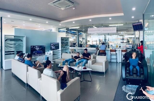 khu-vuc-phong-cho-hyundai-quang-binh