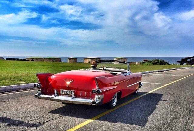 kieu-dang-xe-co-cadillac-mui-tran