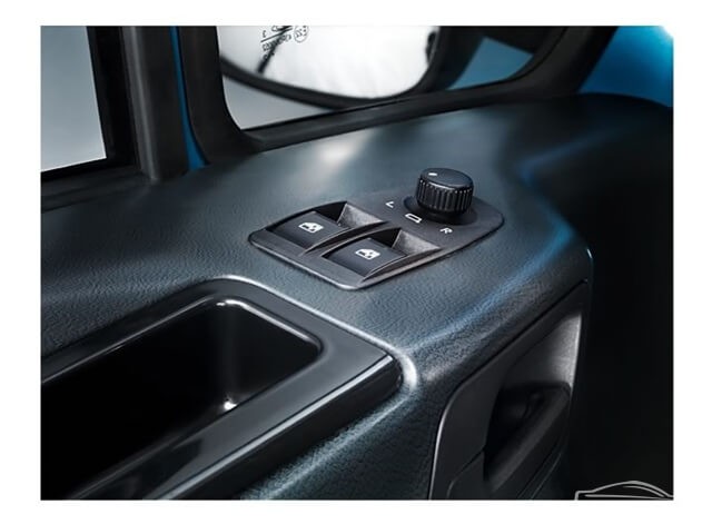 kinh-lai-chinh-dien-xe-minibus-gaz-gazelle-next