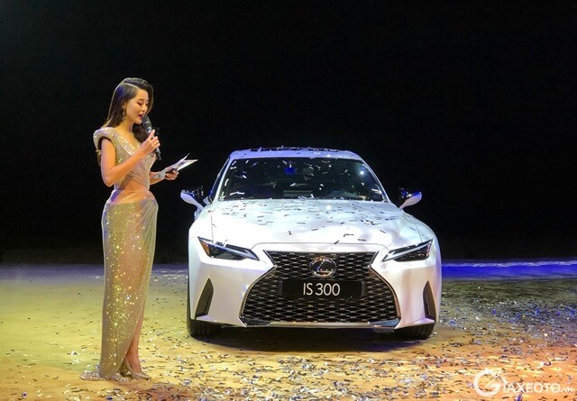 lexus-is300-ra-mat-tai-viet-nam