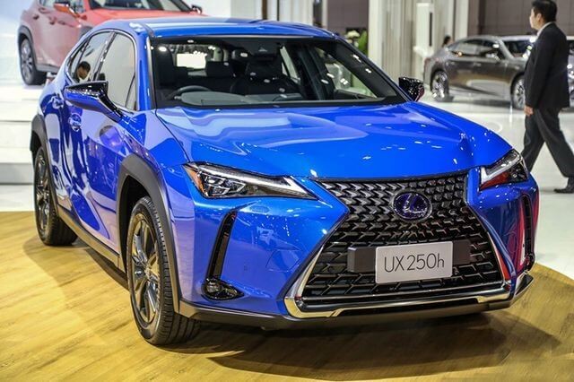 lexus-ux250h-ra-mat-tai-thai-lan