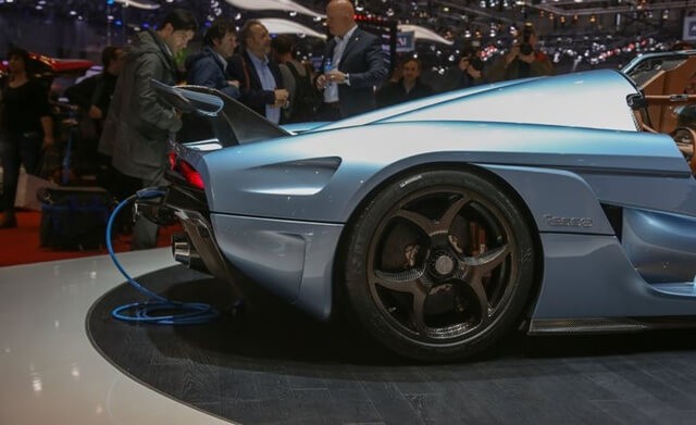 mam-sau-xe-koenigsegg-regera