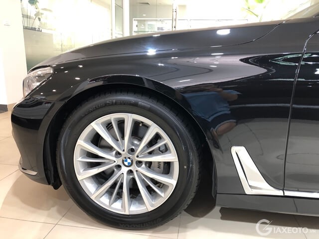 mam-truoc-xe-bmw-730li