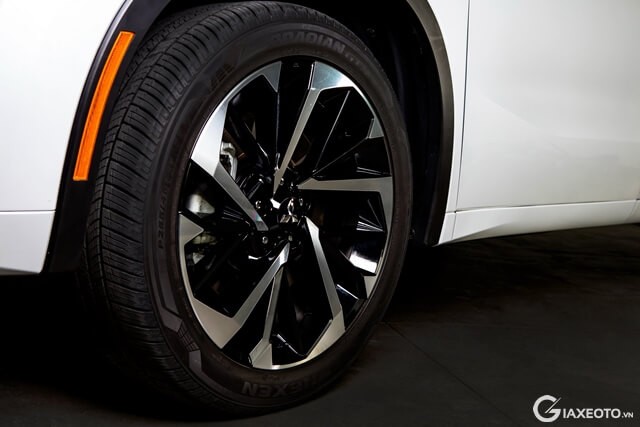 mam-xe-Mitsubishi-Outlander-2024