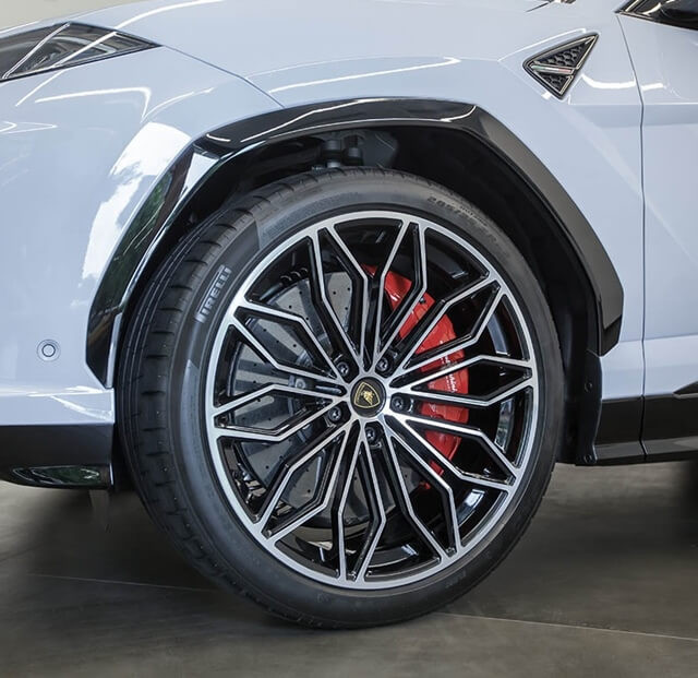 mam-xe-lamborghini-urus-se