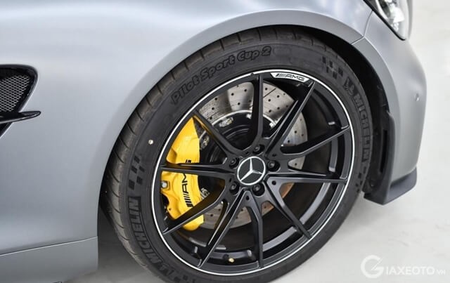 Chi tiết Mercedes AMG GTR Coupe 2023 kèm giá bán (02/2023)
