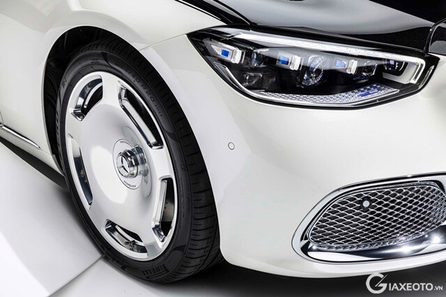 mam-xe-mercedes-maybach-s680-4matic