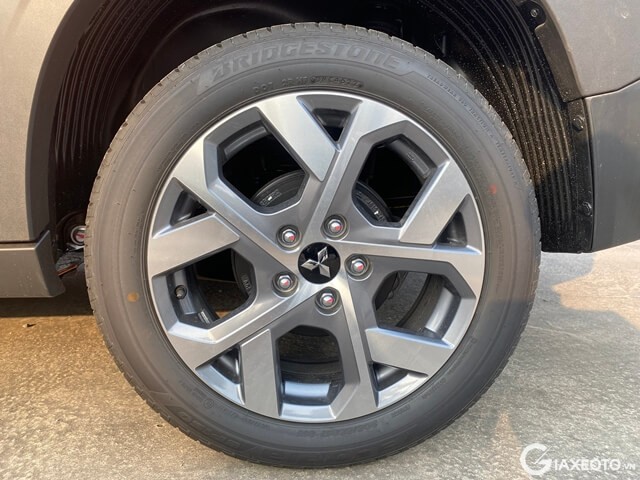 mam-xe-mitsubishi-xpander-cross-facelift