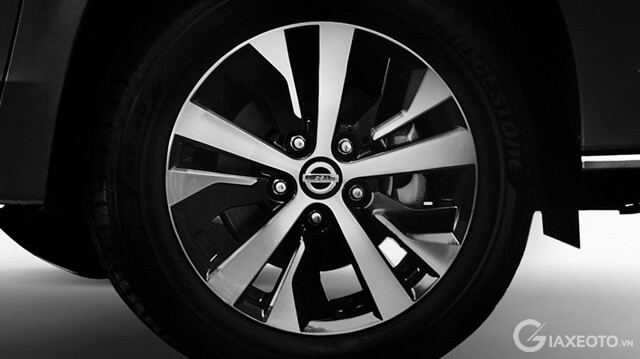 mam-xe-nissan-livina