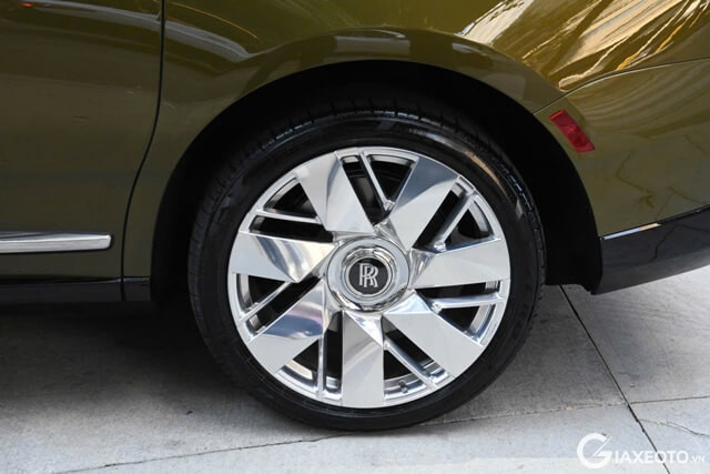 mam-xe-rolls-royce-cullinan-series-ii