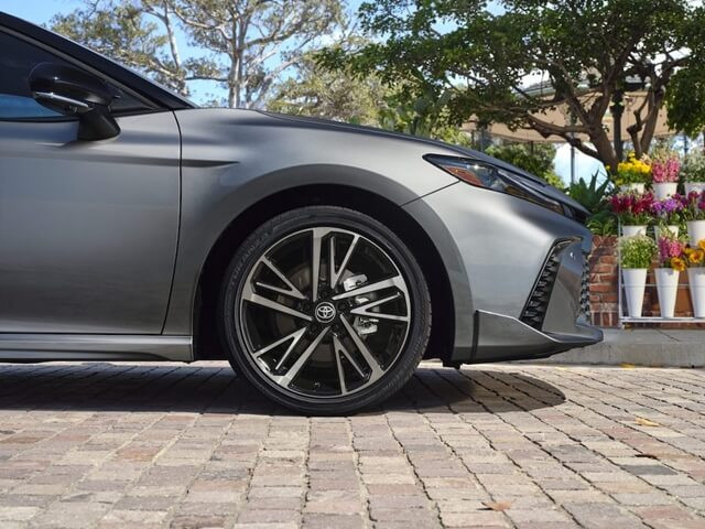 mam-xe-toyota-camry-2025